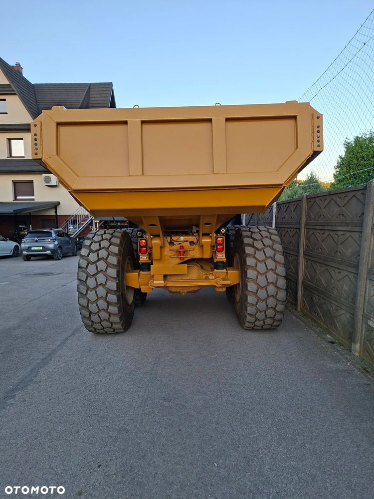 Caterpillar 725 - 6