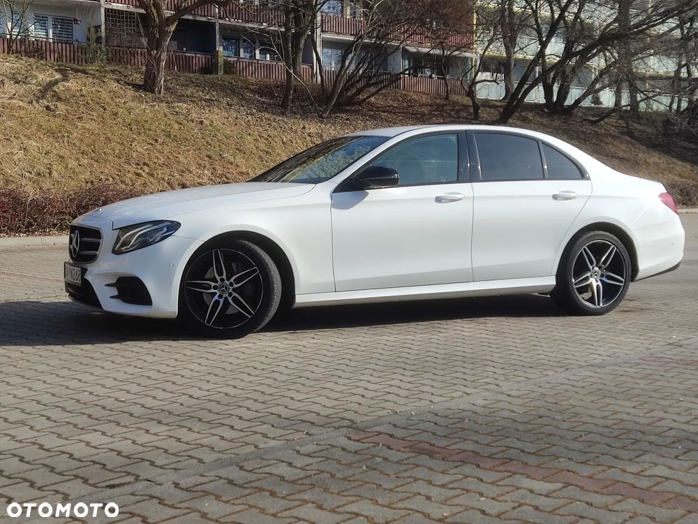 Mercedes-Benz Klasa E 220 d 4-Matic 9G-TRONIC - 2