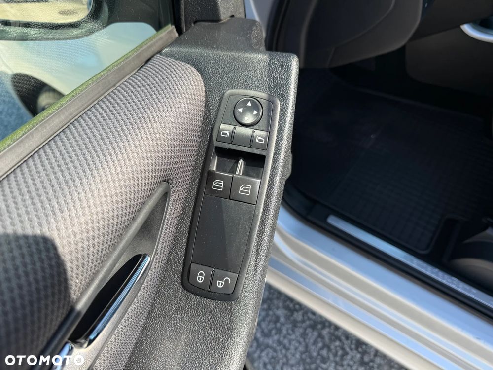Mercedes-Benz Klasa B 180 CDI Special Edition - 20