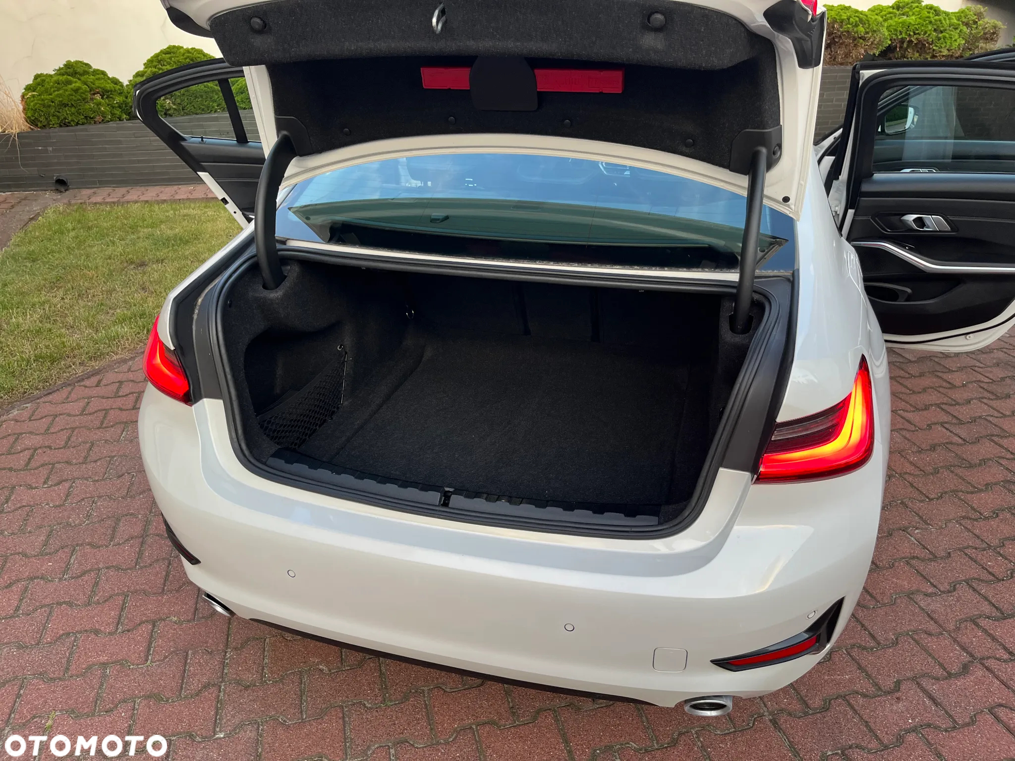 BMW Seria 3 320i Sport Line - 24