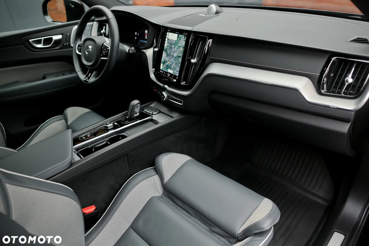 Volvo XC 60 B5 B AWD Geartronic RDesign - 27