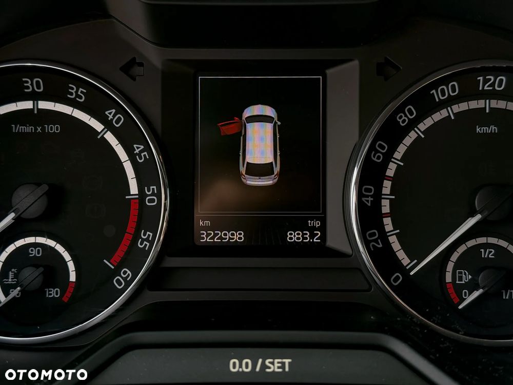 Skoda Octavia 2.0 TDI RS Challenge DSG - 12