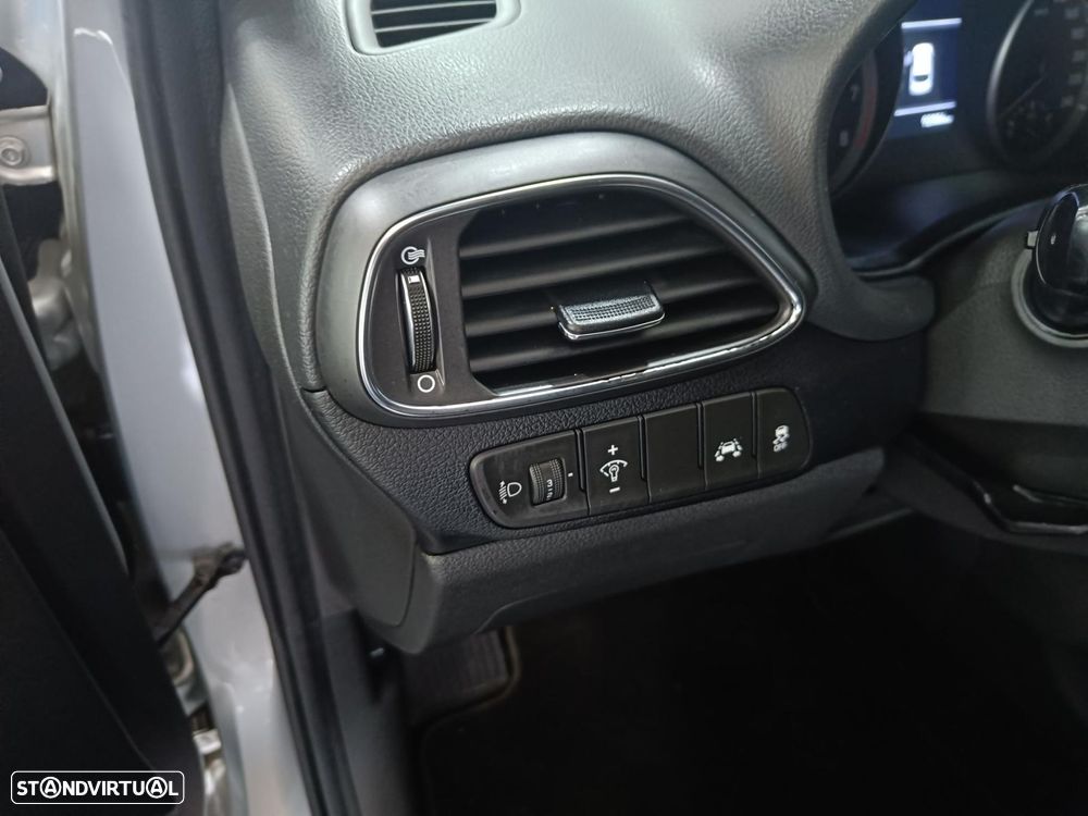 Hyundai i30 SW 1.0 T-GDi Style Plus - 28