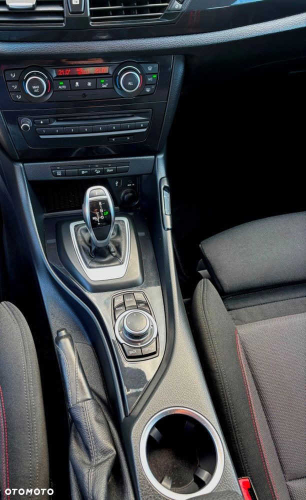 BMW X1 xDrive18d Sport Line - 14