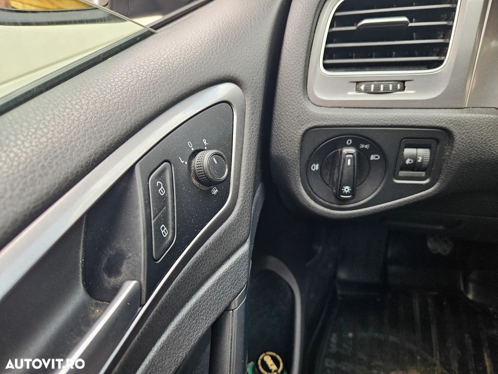 Volkswagen Golf 1.6 TDI DPF Style - 9