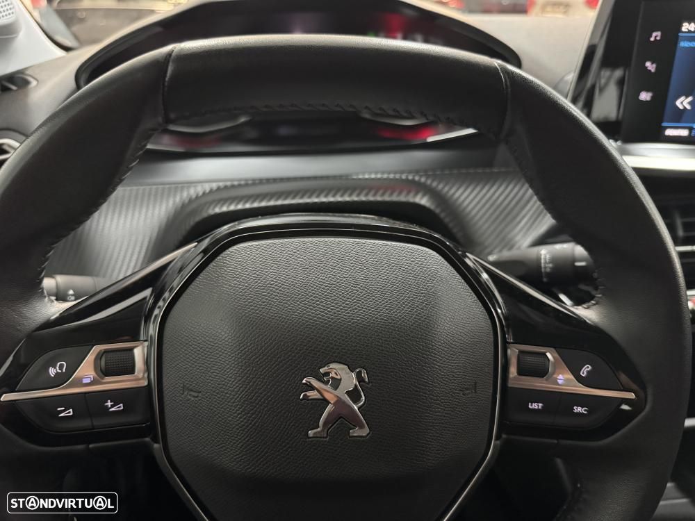 Peugeot 208 1.2 PureTech GT - 33