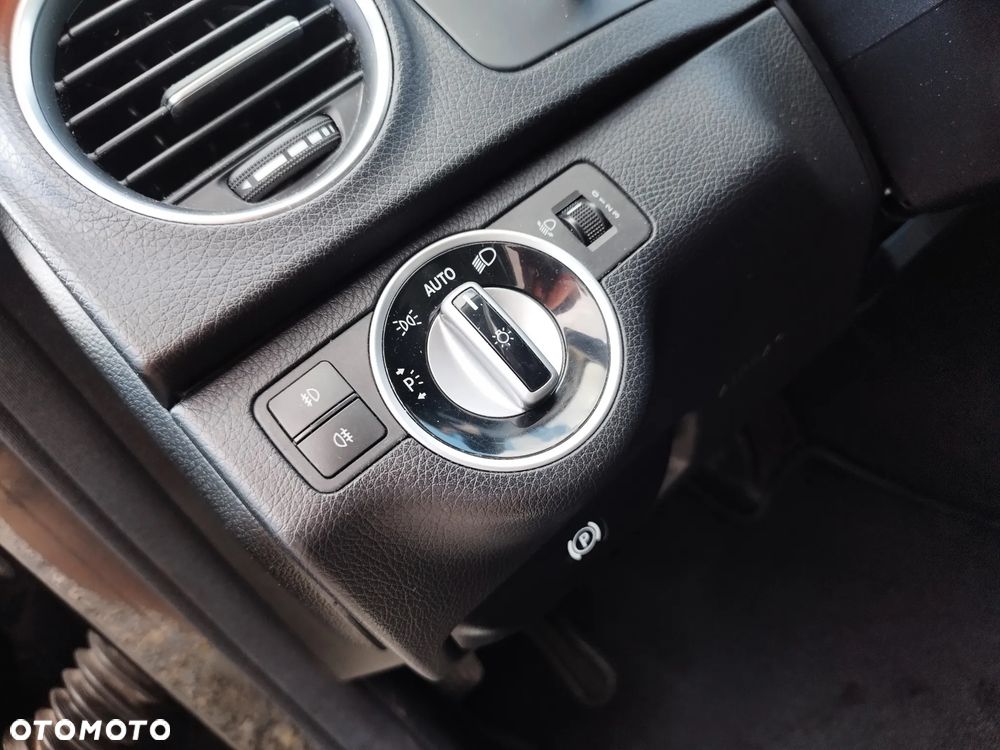 Mercedes-Benz Klasa C 200 CDI BlueEff Avantgarde - 16