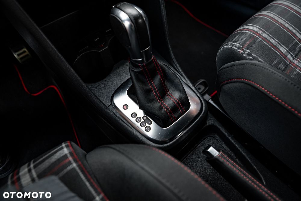 Volkswagen Polo - 32