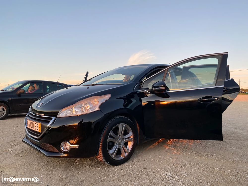 Peugeot 208 1.4 HDi Allure - 12