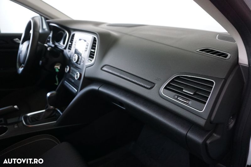 Renault Megane TCe EDC Zen - 12