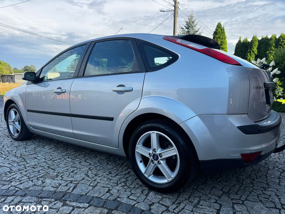 Ford Focus 2.0 16V Sport - 10