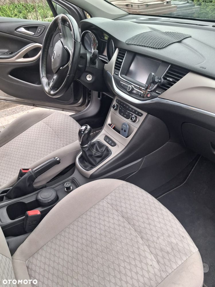 Opel Astra 1.4 Turbo Innovation - 11