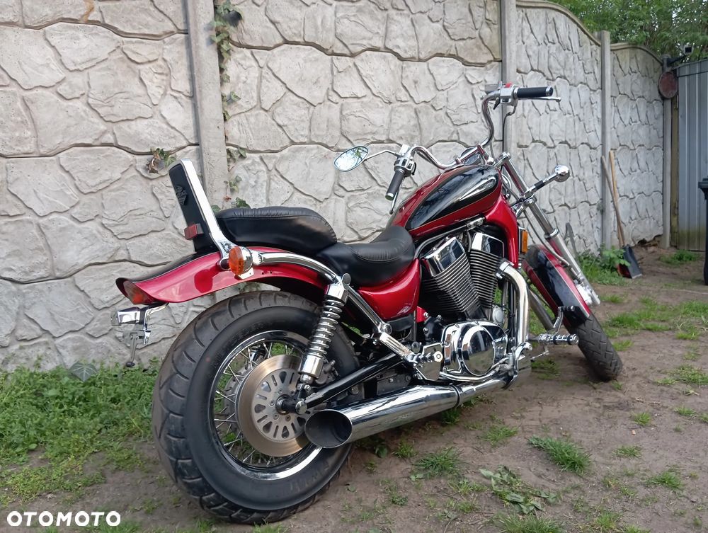 Suzuki Intruder - 1