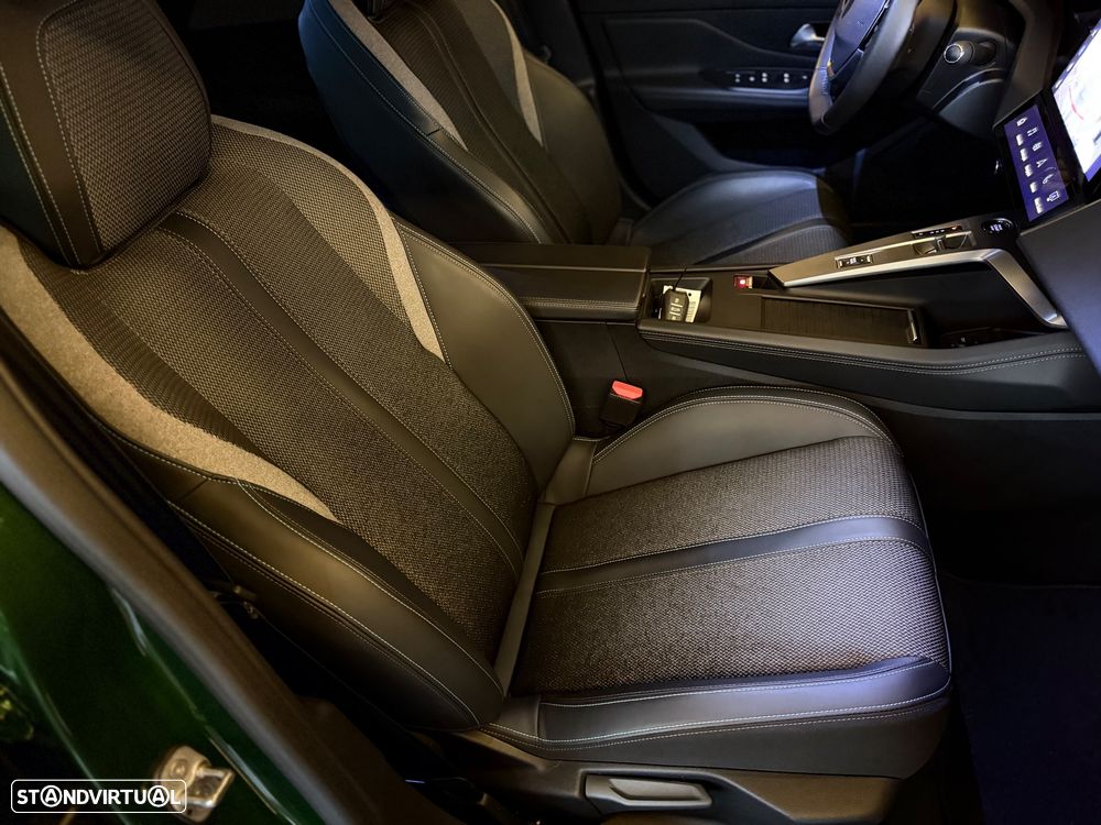 Peugeot e-308 58 kWh Allure - 32