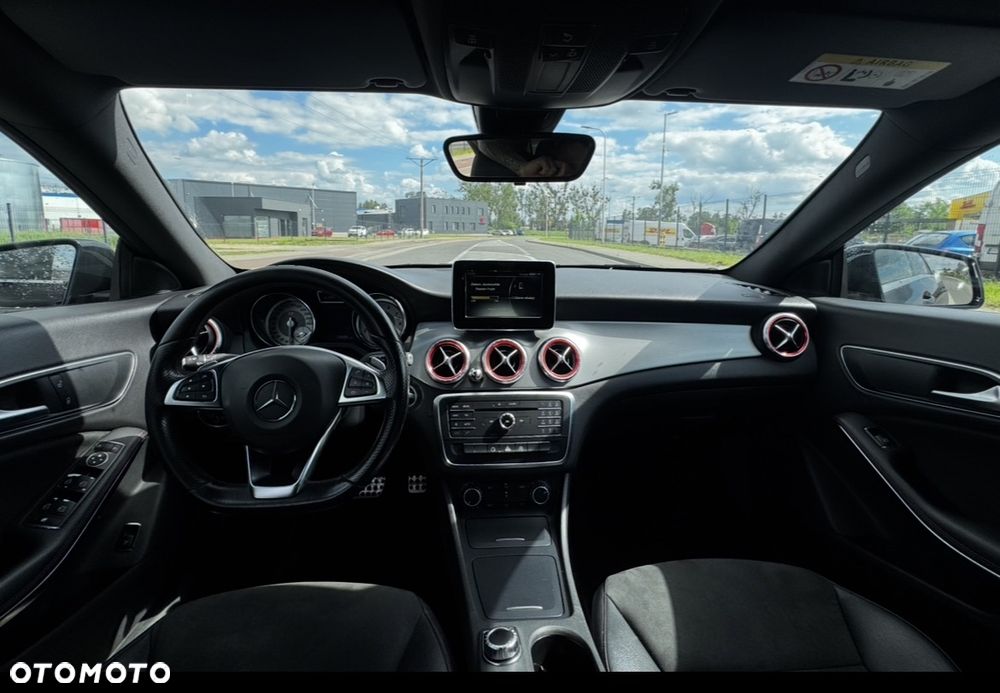 Mercedes-Benz CLA 180 7G-DCT AMG Line - 8