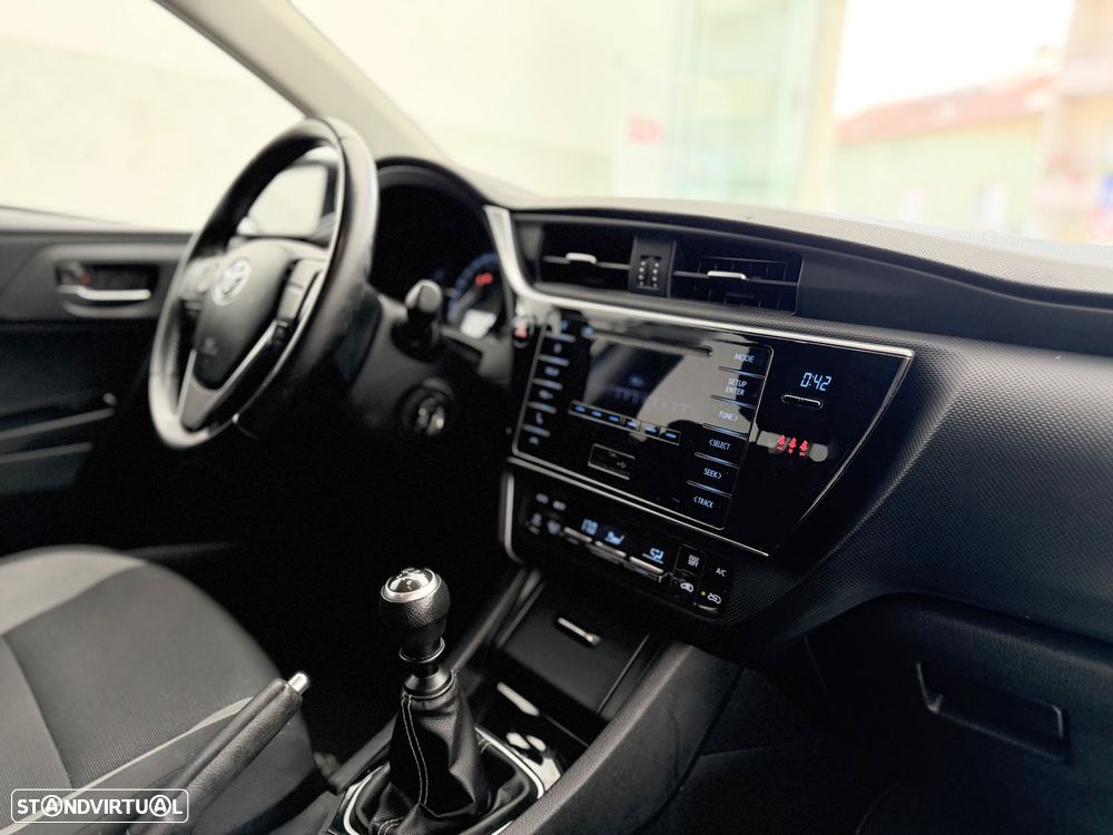 Toyota Auris 1.4 D-4D ACtive - 25