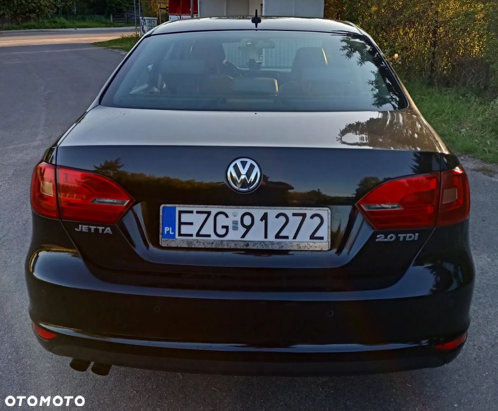 Volkswagen Jetta 2011 photo 2