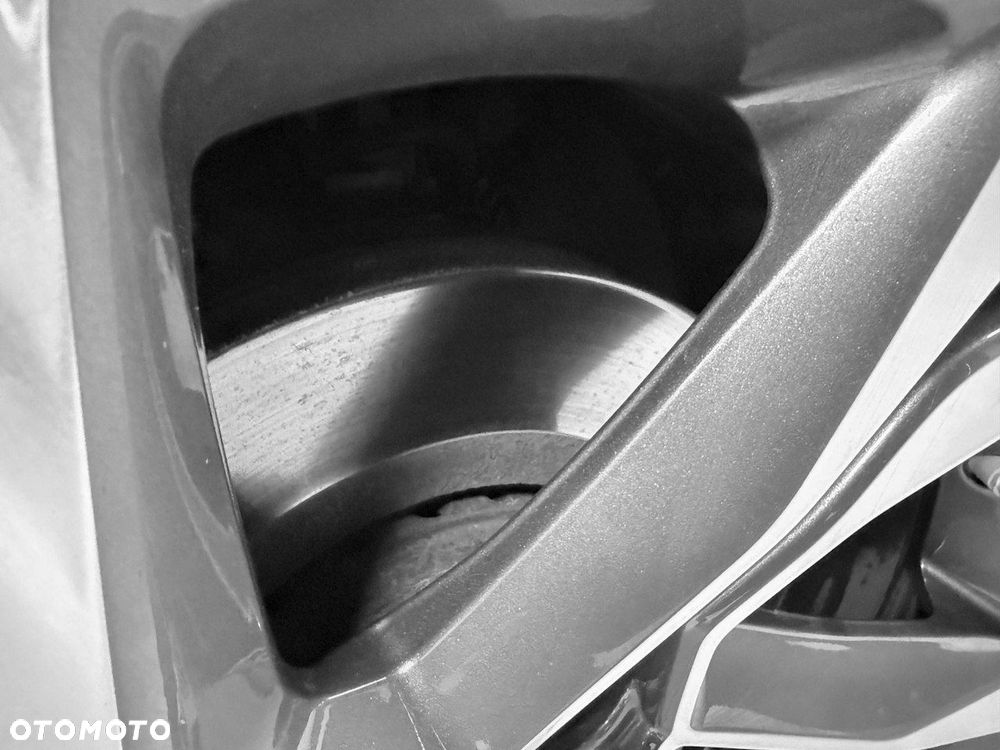 Renault Megane ENERGY TCe 205 EDC GT - 16