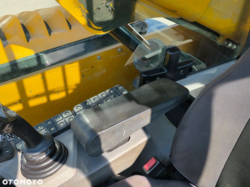 JCB 542-70 Agri Super 2020R - 27