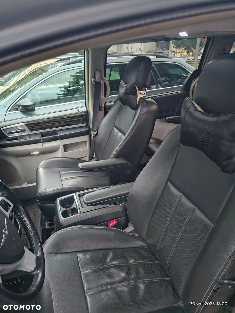Chrysler Town & Country 4.0 Limited - 30