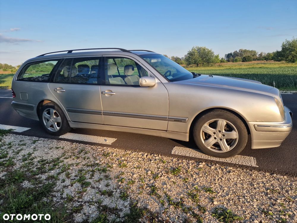 Mercedes-Benz Klasa E - 22