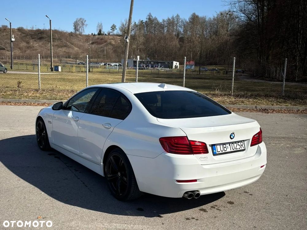 BMW Seria 5 528i xDrive Sport-Aut - 4