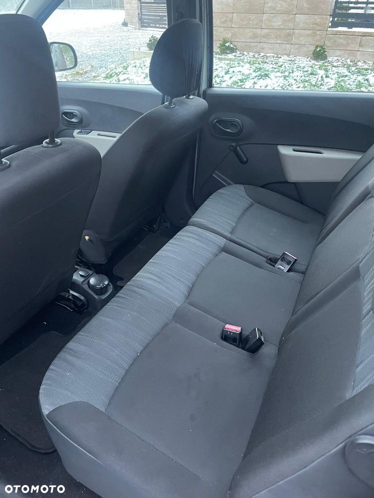Dacia Lodgy 1.6 MPI 85 - 6