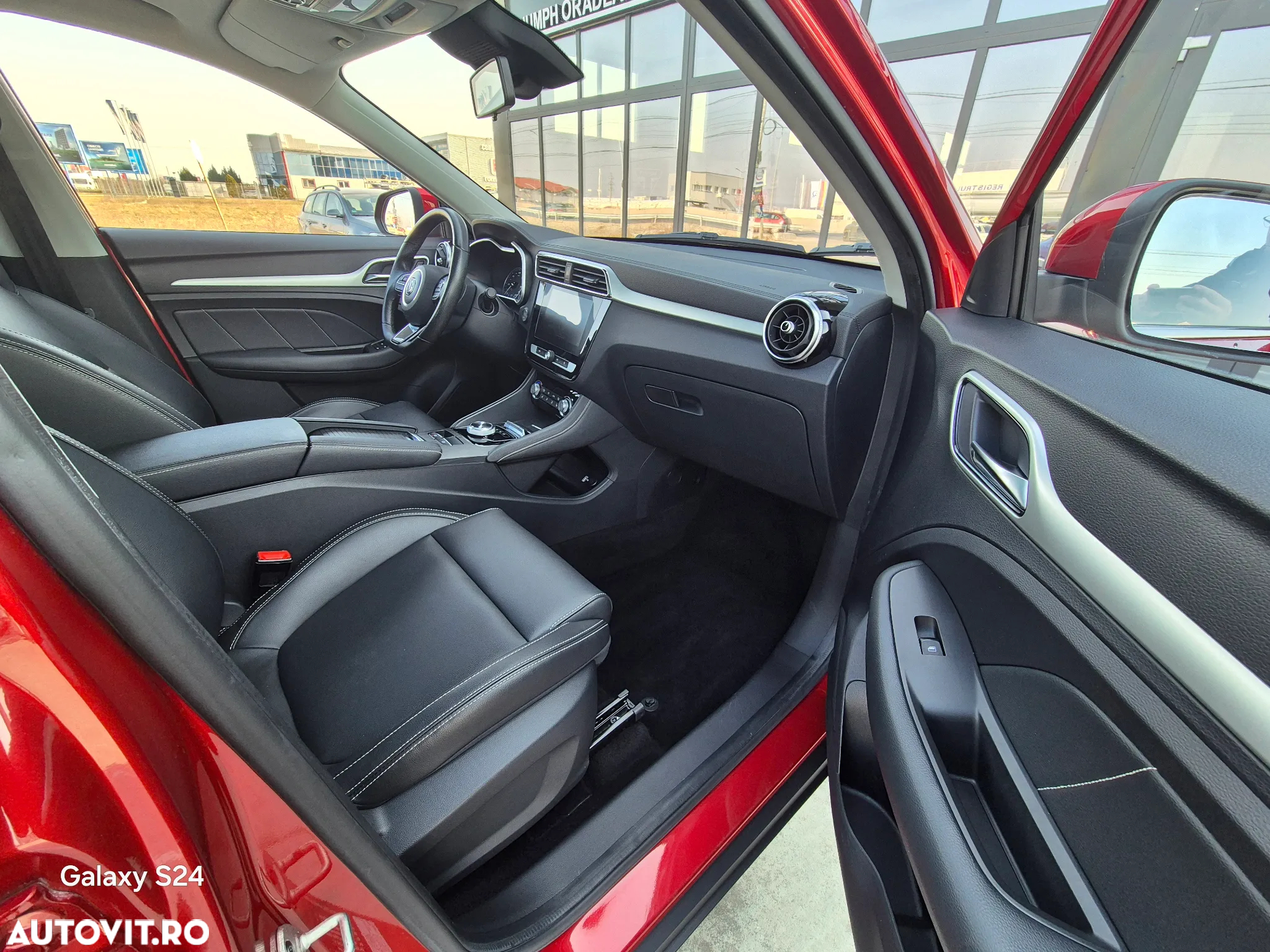 MG ZS EV Luxury - 12