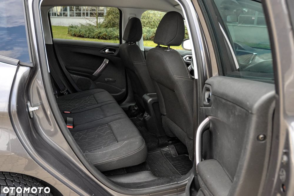 Peugeot 2008 - 12