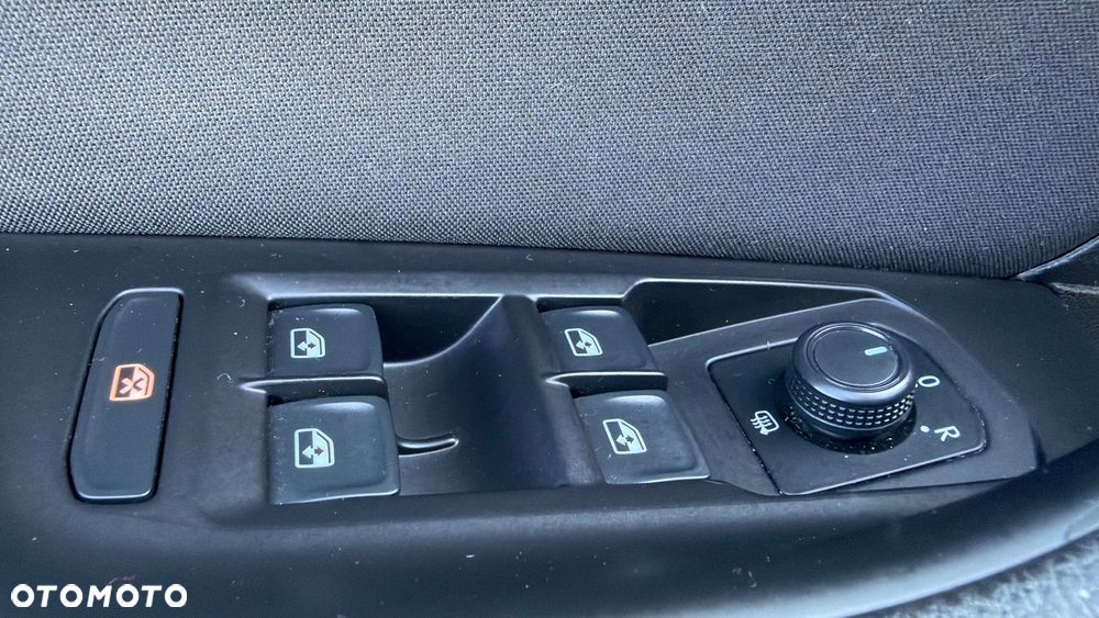 Volkswagen Passat 2.0 TDI SCR DSG - 32