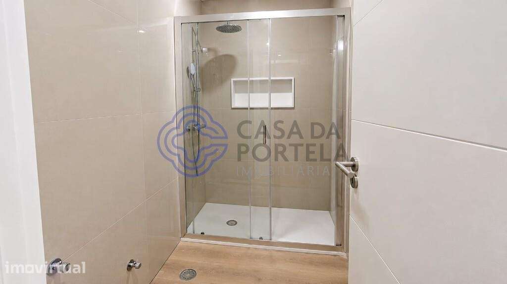 Moradia T3 Renovada com Espaço Exterior | Suíte | Cozinha Equipada | V - Grande imagem: 4/28