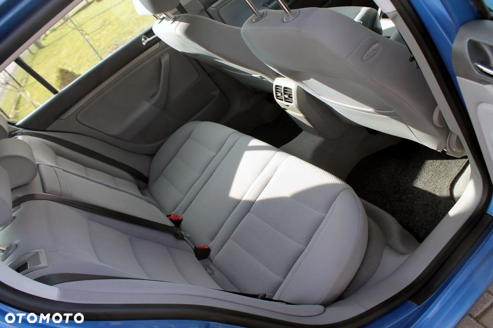 Volkswagen Golf - 14