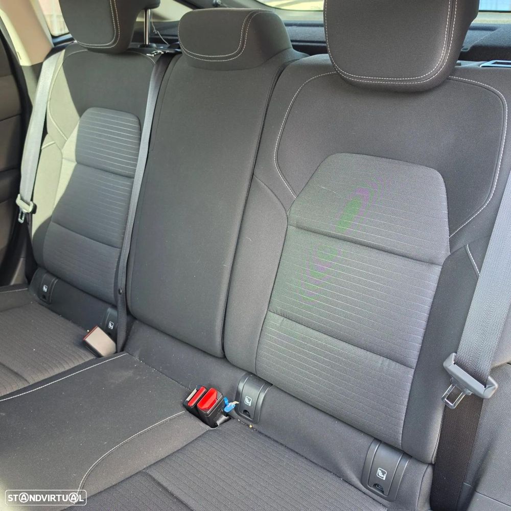 Renault Arkana 1.6 E-Tech Full Hybrid Evolution — fotografia 25