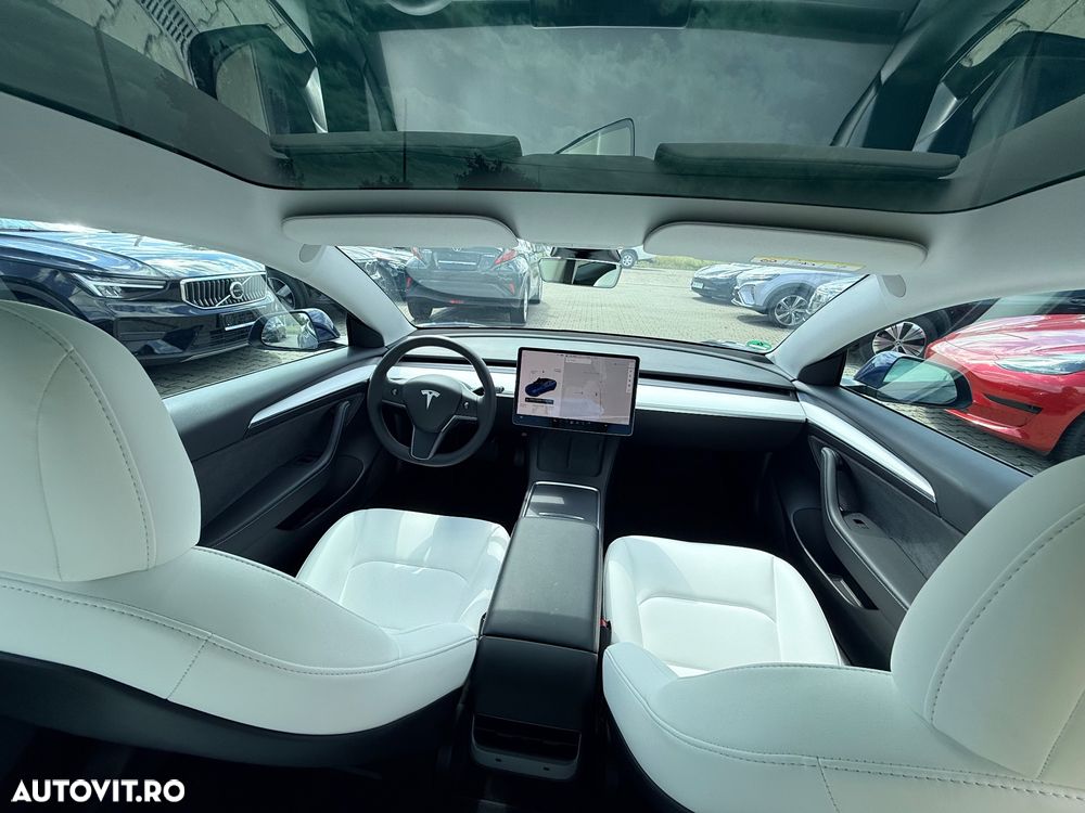 Tesla Model 3 - 9