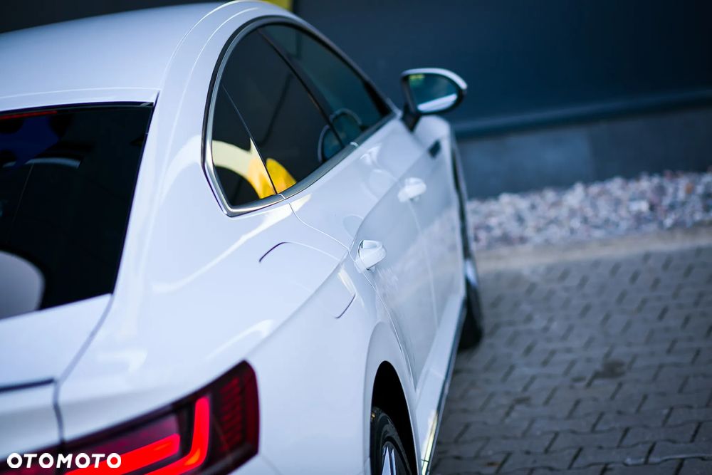 Volkswagen Arteon 2.0 TDI SCR R-Line DSG - 26