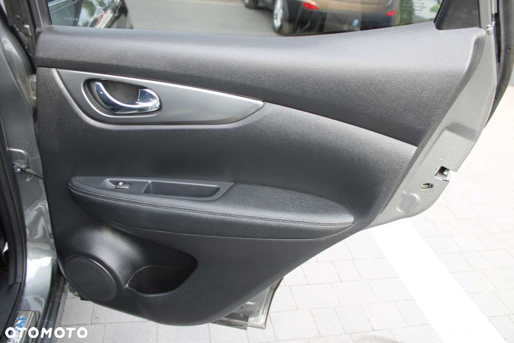 Nissan Qashqai - 25