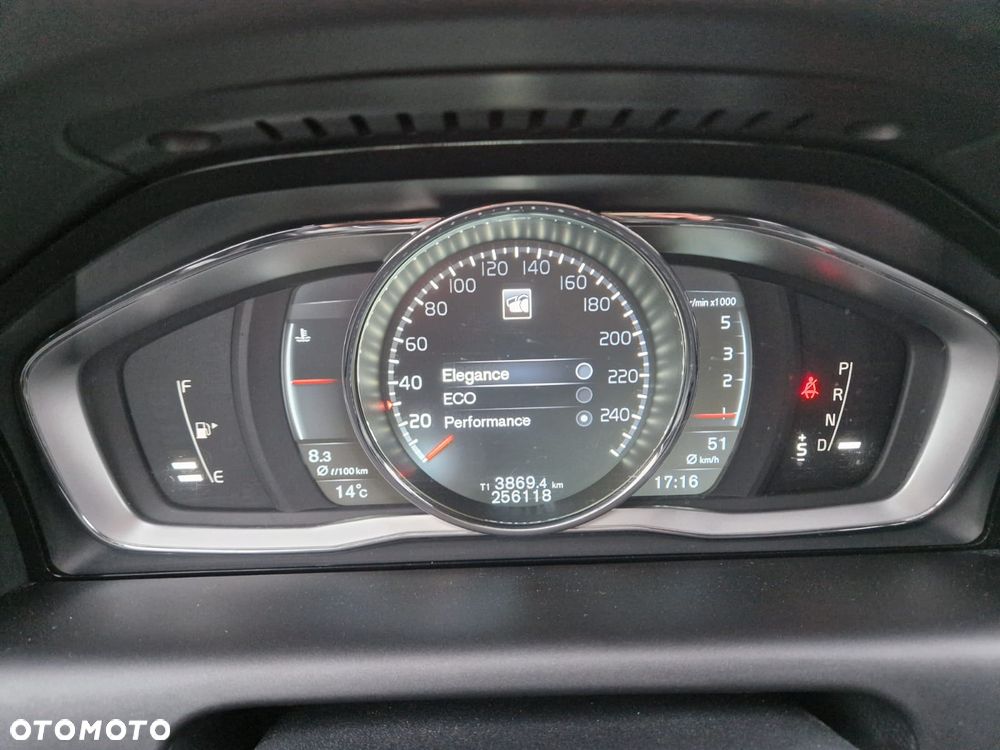 Volvo XC 60 D4 Geartronic Summum - 26