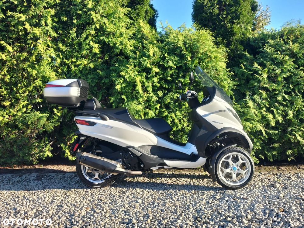 Piaggio MP-3 - 4