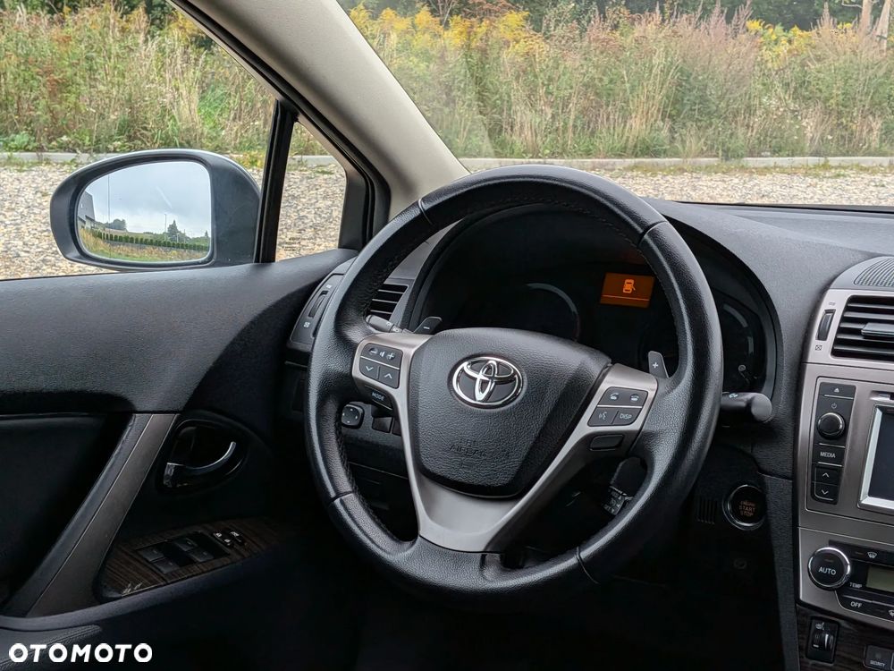 Toyota Avensis 1.8 Sol plus NAVI MS - 20