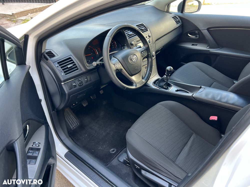 Toyota Avensis - 5