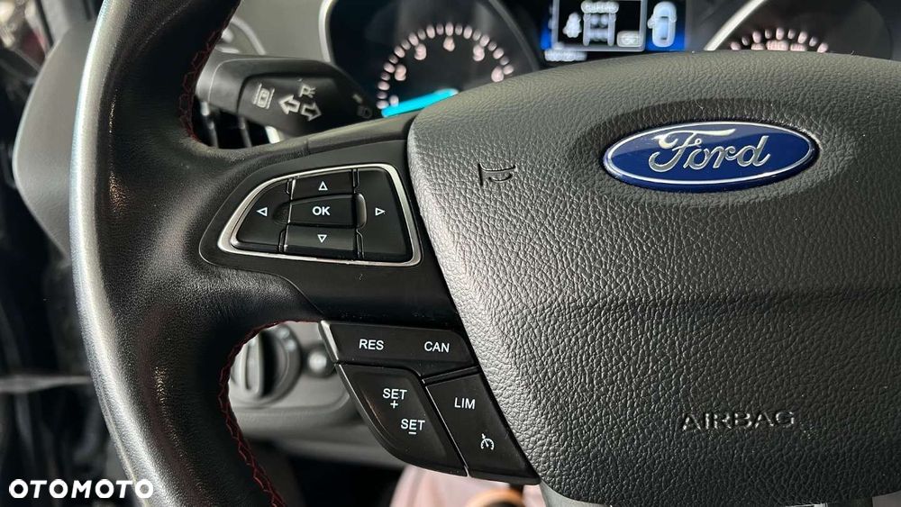 Ford Kuga - 33