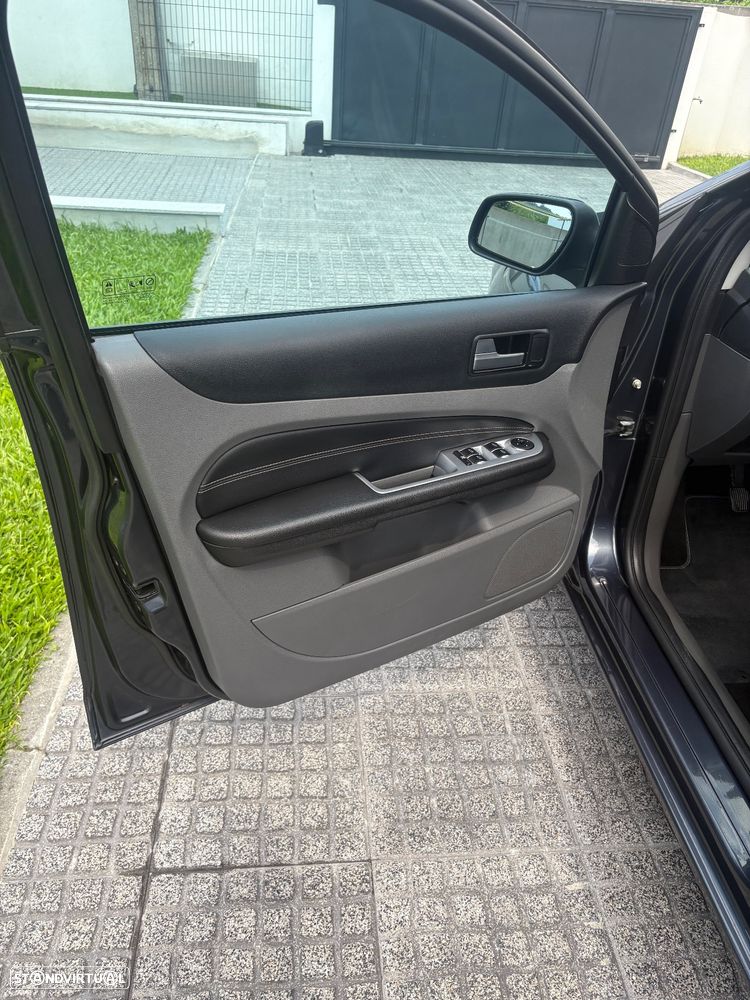 Ford Focus SW 1.6 TDCi Titanium - 5