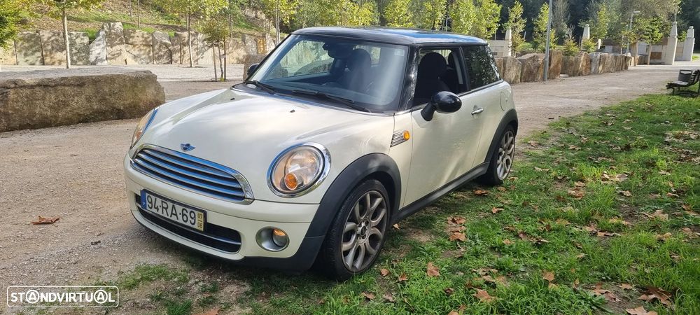 MINI 3 Portas Cooper D - 1