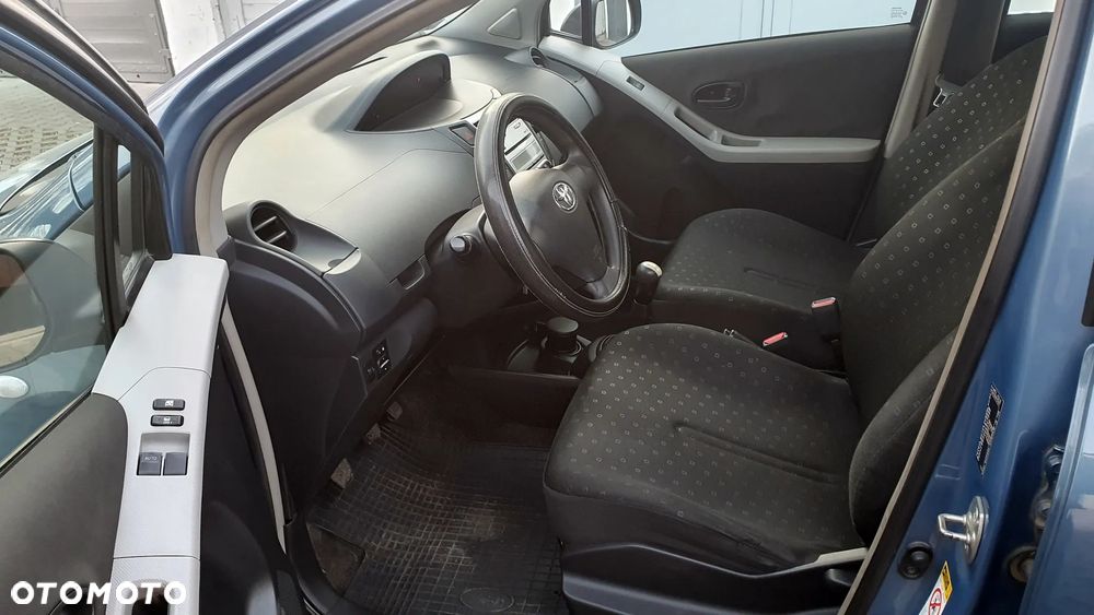 Toyota Yaris 1.3 Luna A/C - 10