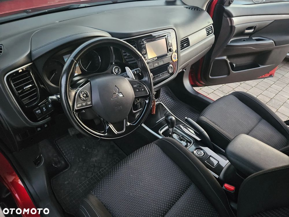 Mitsubishi Outlander 2.0 Intense Comfort 4WD CVT - 33