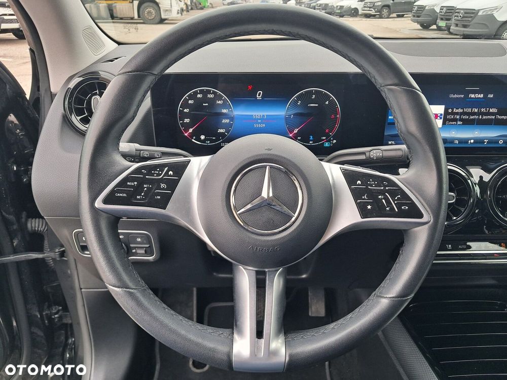 Mercedes-Benz GLA 200 d - 11