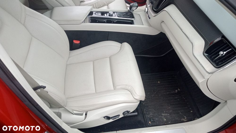 Volvo XC 60 T5 AWD Momentum - 12