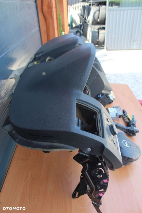 DESKA KONSOLA KOKPIT OPEL ZAFIRA B EUROPA KPL - 3