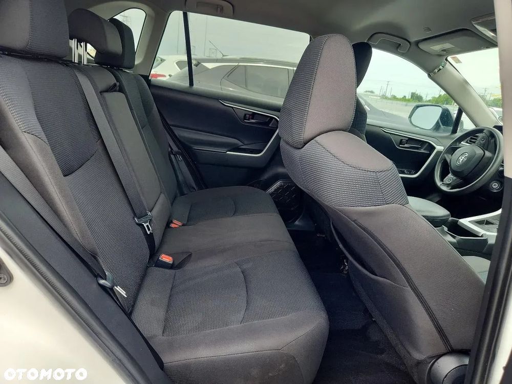 Toyota RAV4 - 9