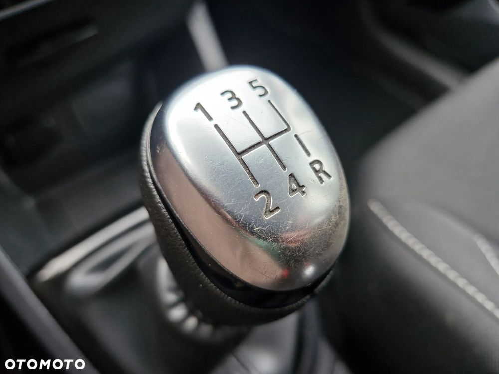 Renault Clio 1.2 16V 75 LIMITED - 21